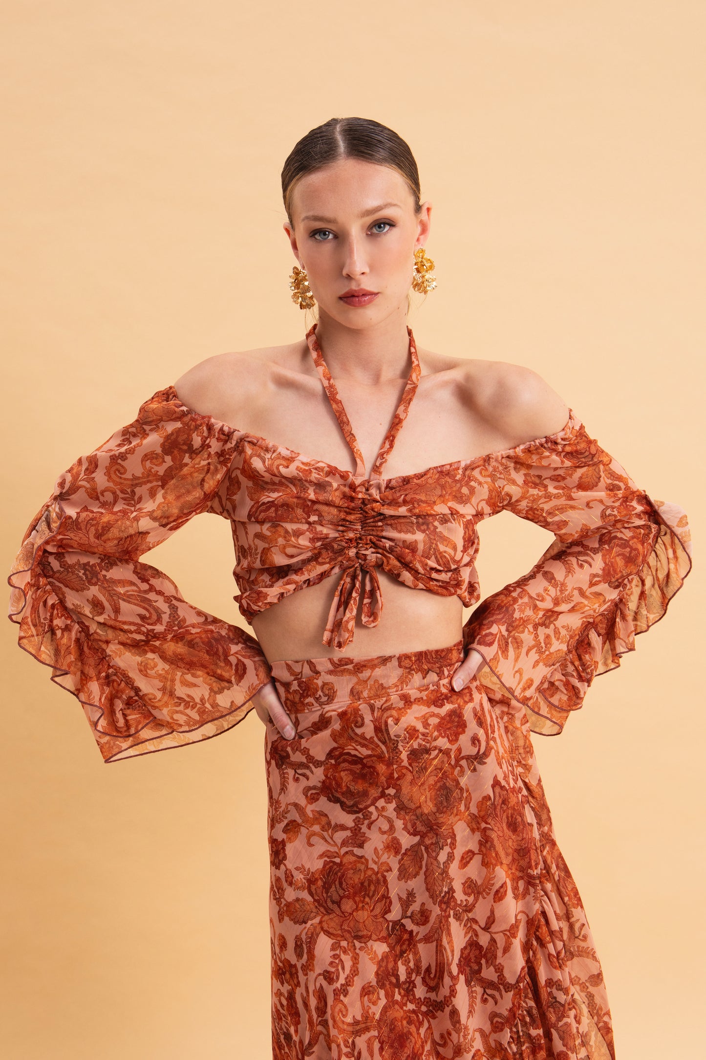 CINNAMON BLOOMS OFF SHOULDERS TOP WITH GOLD DETAILS