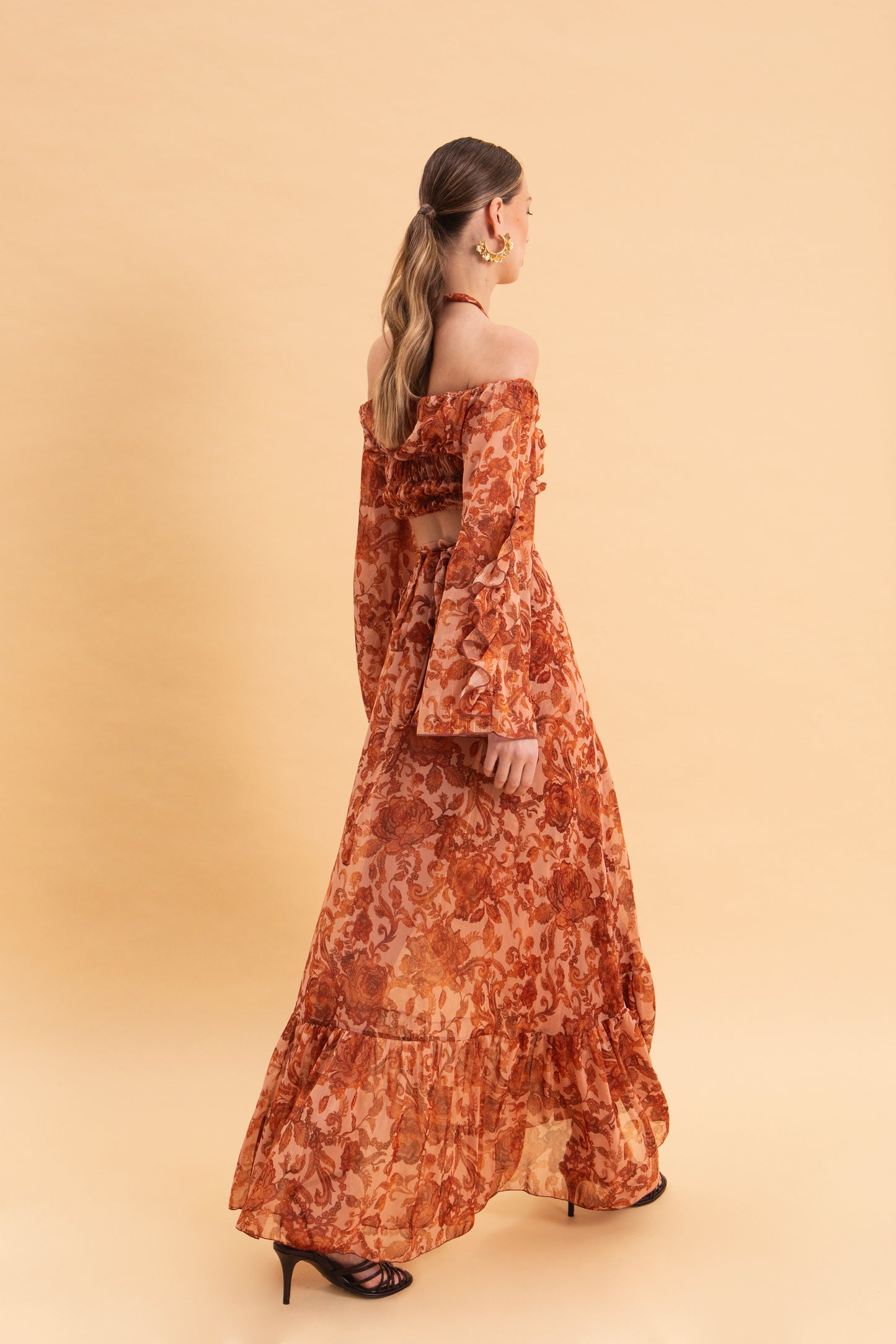 CINNAMON BLOOMS OFF SHOULDERS TOP WITH GOLD DETAILS