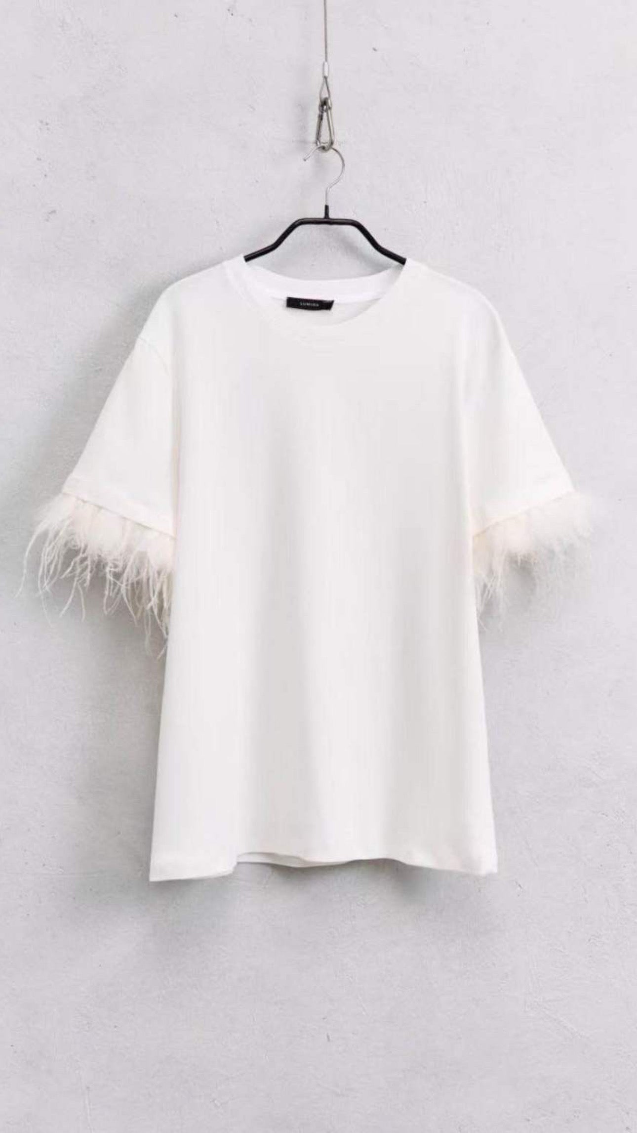 Lumina T-Shirt with feathers