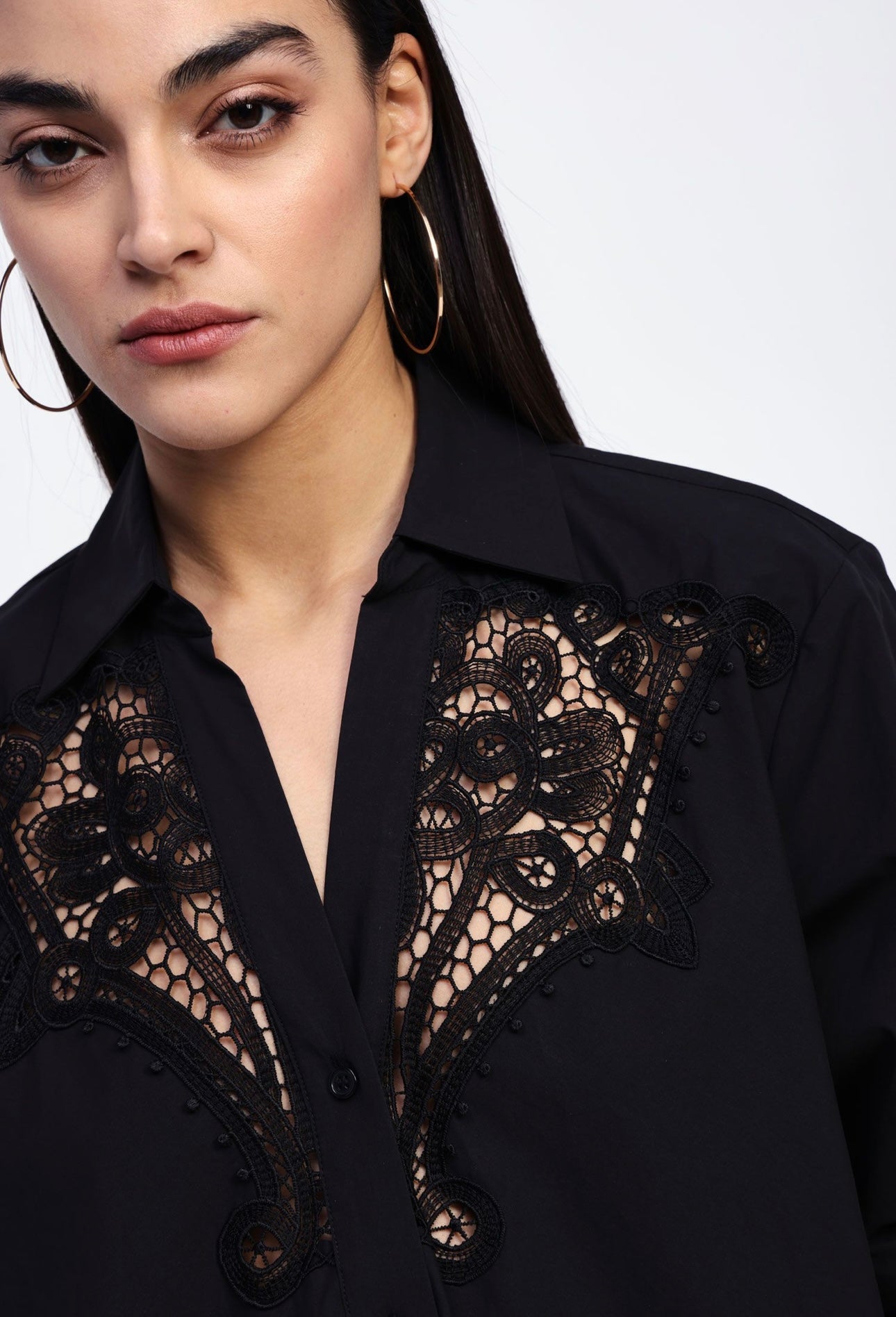 Shirt with embroidery