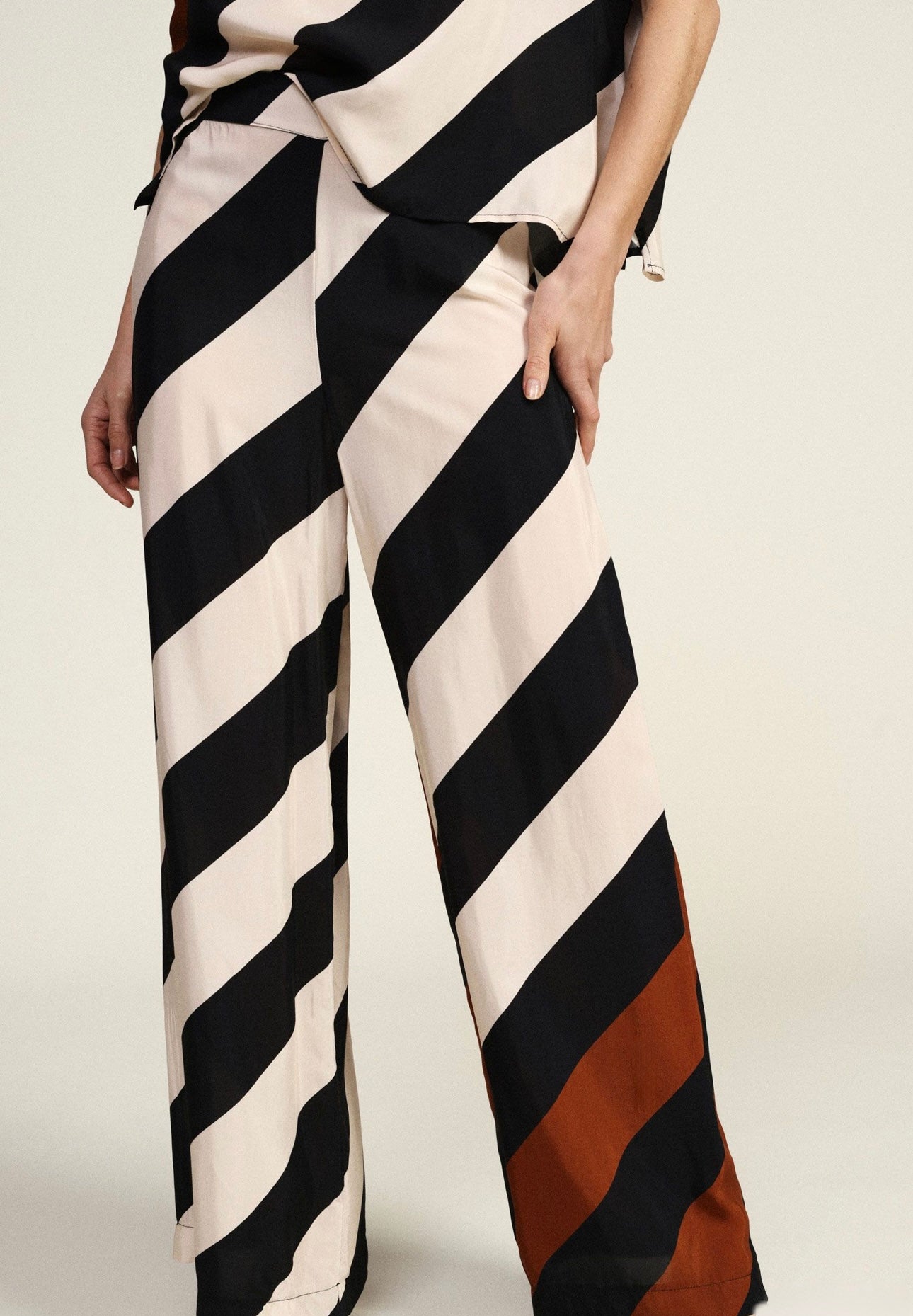 Dixie Set with stripes