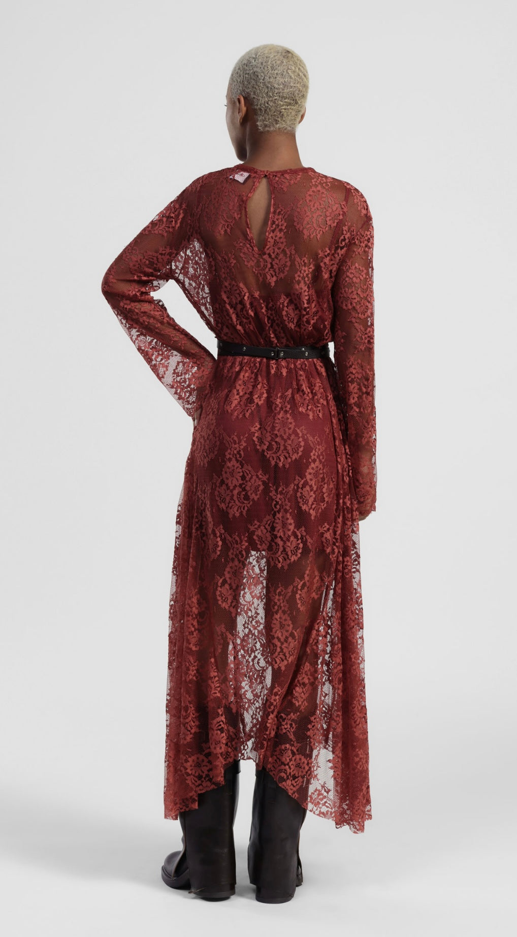 Long lace dress with belt and long sleeves