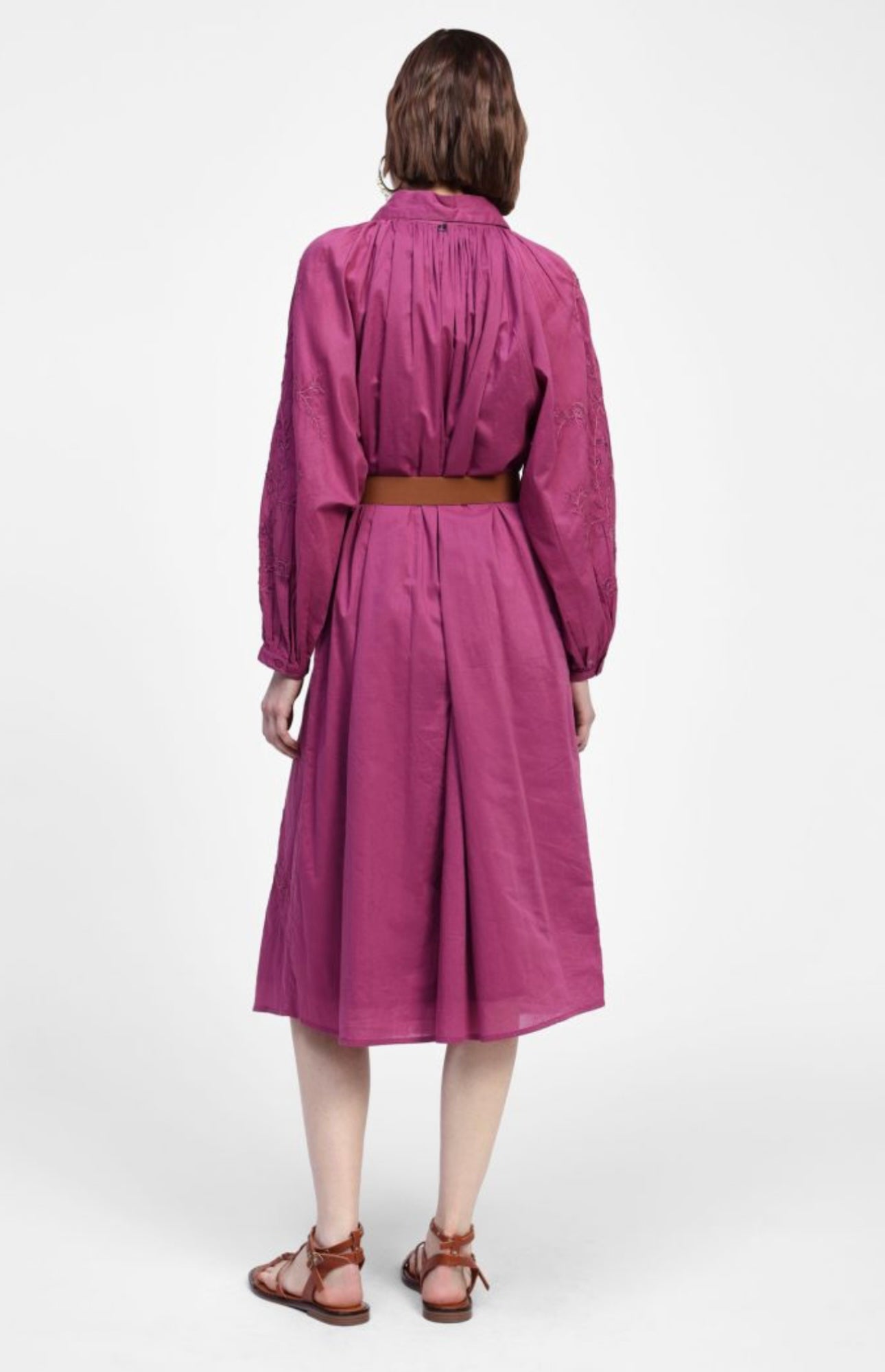 Shirt dress with long sleeves and collar