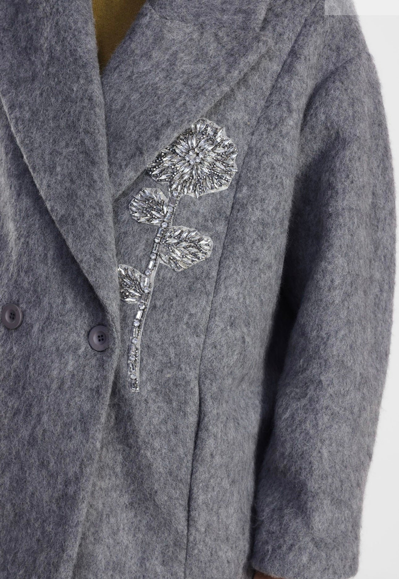 Coat double-breasted with floral embroidery