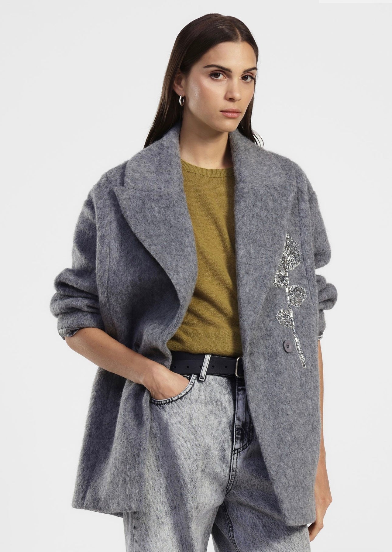 Coat double-breasted with floral embroidery