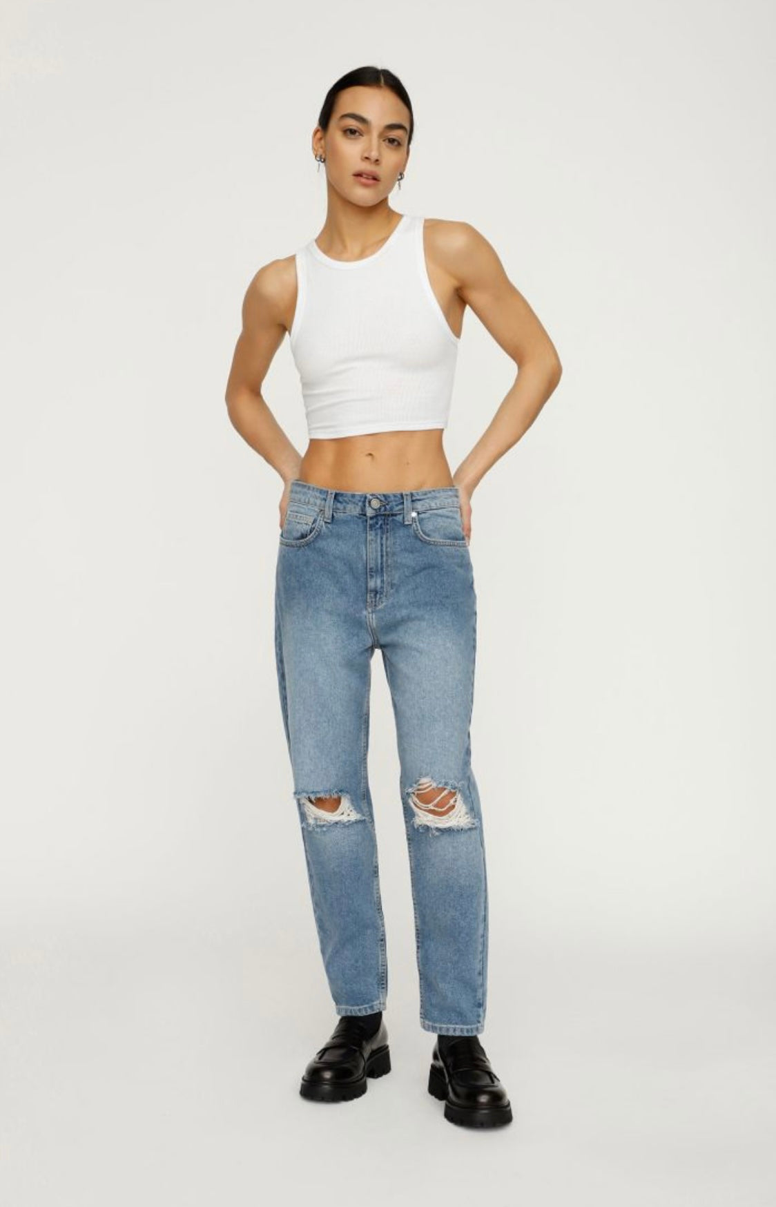 Jeans with unique ripped style