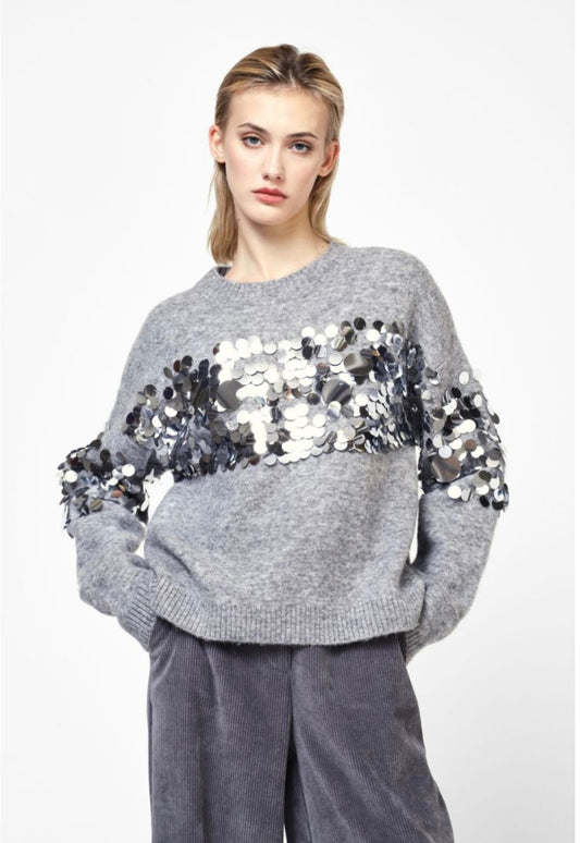 Round neck sweater with sequins