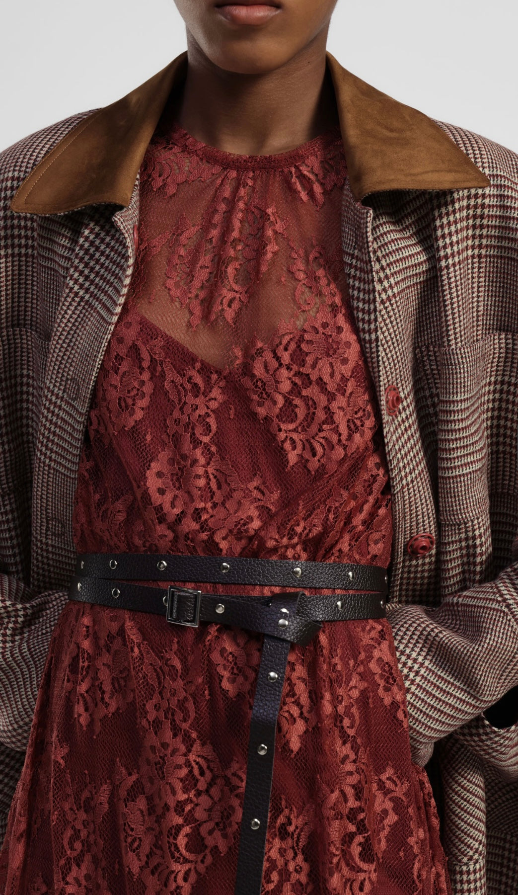 Long lace dress with belt and long sleeves