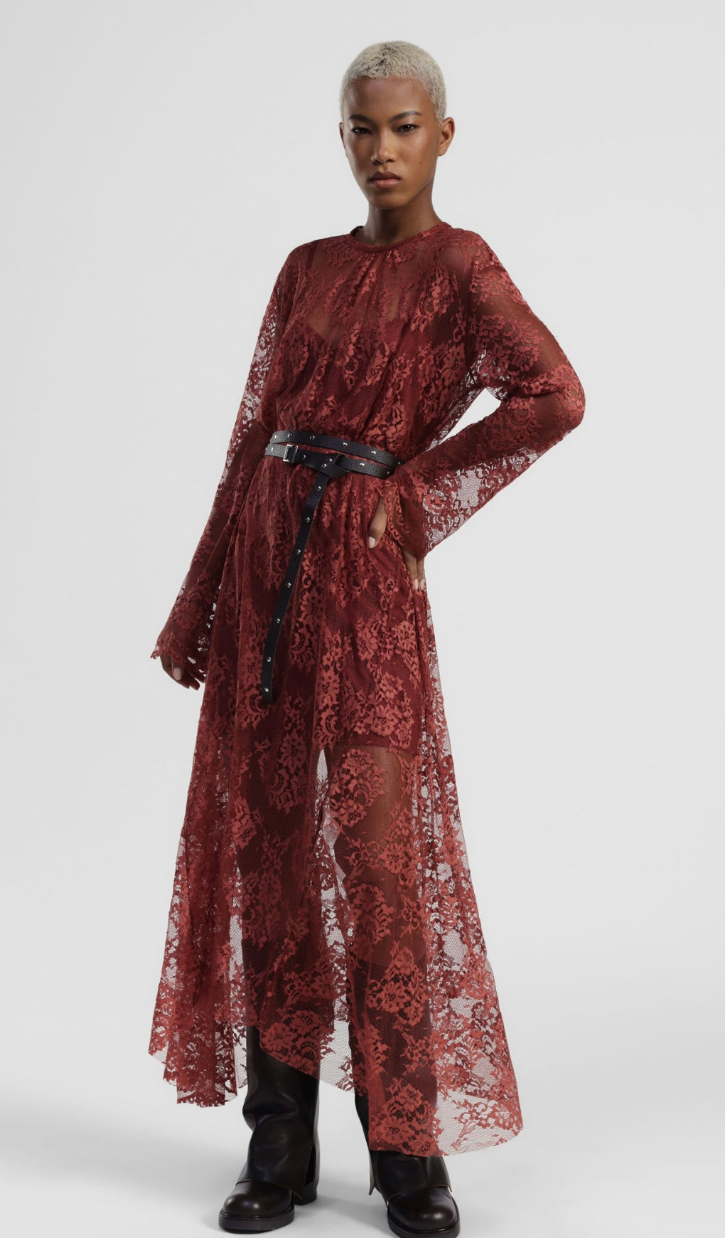 Long lace dress with belt and long sleeves