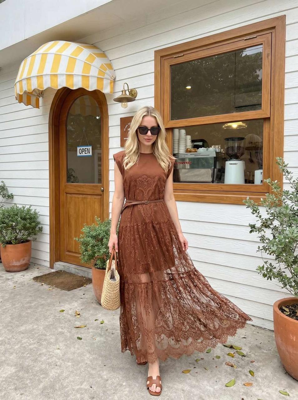 Dress with lace details