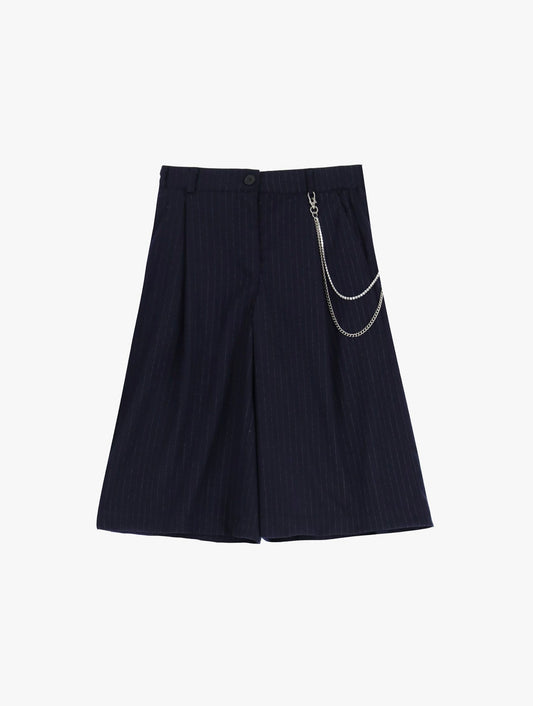 Pinstripe shorts with chain (dark blue)